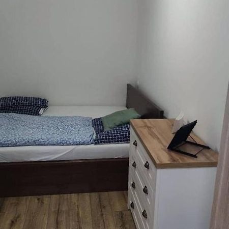 Moderny Apartman S Krbom A Klimatizaciou Presov Luaran gambar