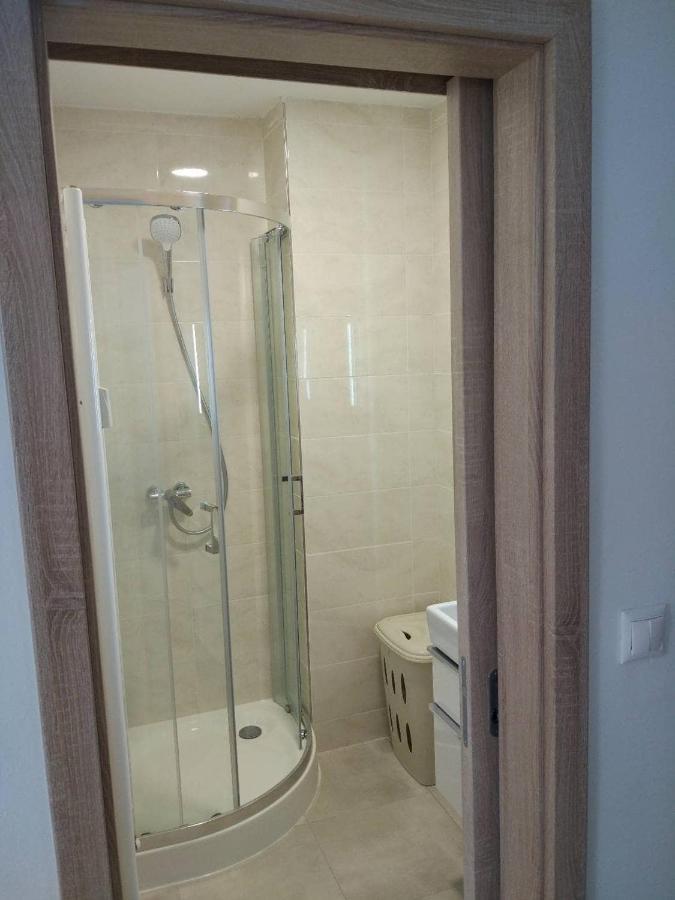 Moderny Apartman S Krbom A Klimatizaciou Presov Luaran gambar