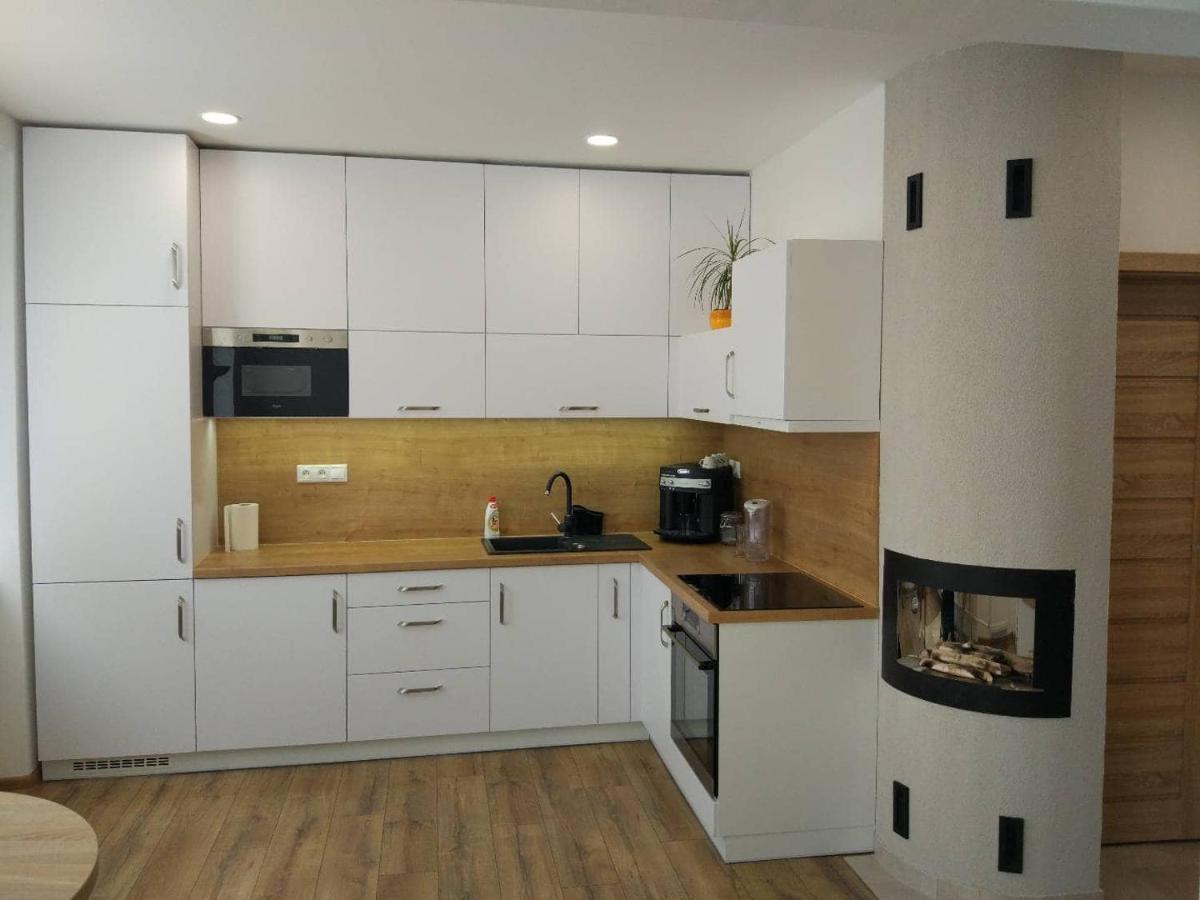 Moderny Apartman S Krbom A Klimatizaciou Presov Luaran gambar